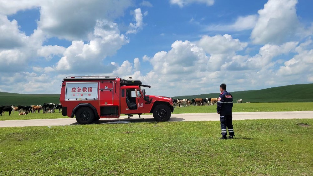 震序公司猛士應(yīng)急救援車參加內(nèi)蒙古“礪劍北疆-2022森林草原滅火作戰(zhàn)聯(lián)合演習(xí)”